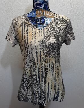 Christopher & Banks Short Sleeve Design V-Neck Tee l Size: S